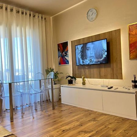 Nemis Apartments In The Centre Of Tirana Four Free Parking Ngoại thất bức ảnh