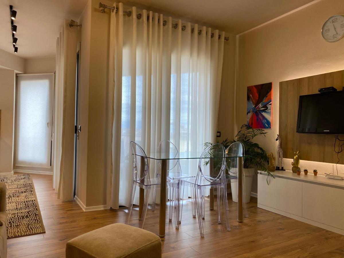 Nemis Apartments In The Centre Of Tirana Four Free Parking Ngoại thất bức ảnh
