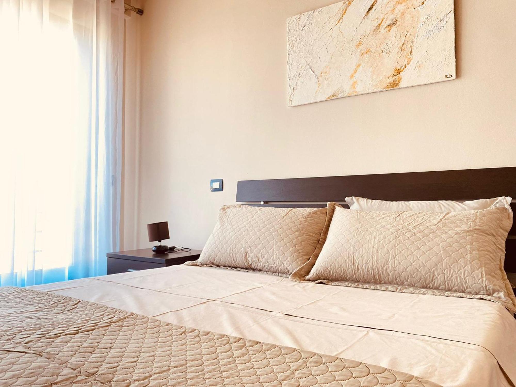 Nemis Apartments In The Centre Of Tirana Four Free Parking Ngoại thất bức ảnh