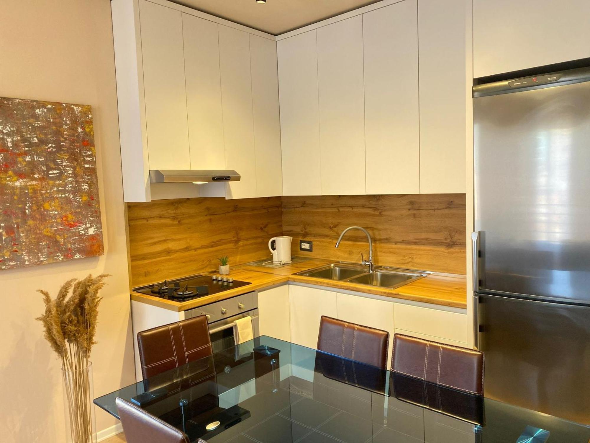 Nemis Apartments In The Centre Of Tirana Four Free Parking Ngoại thất bức ảnh