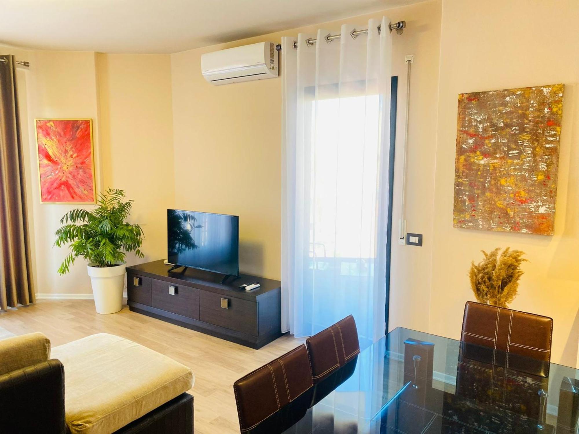 Nemis Apartments In The Centre Of Tirana Four Free Parking Ngoại thất bức ảnh