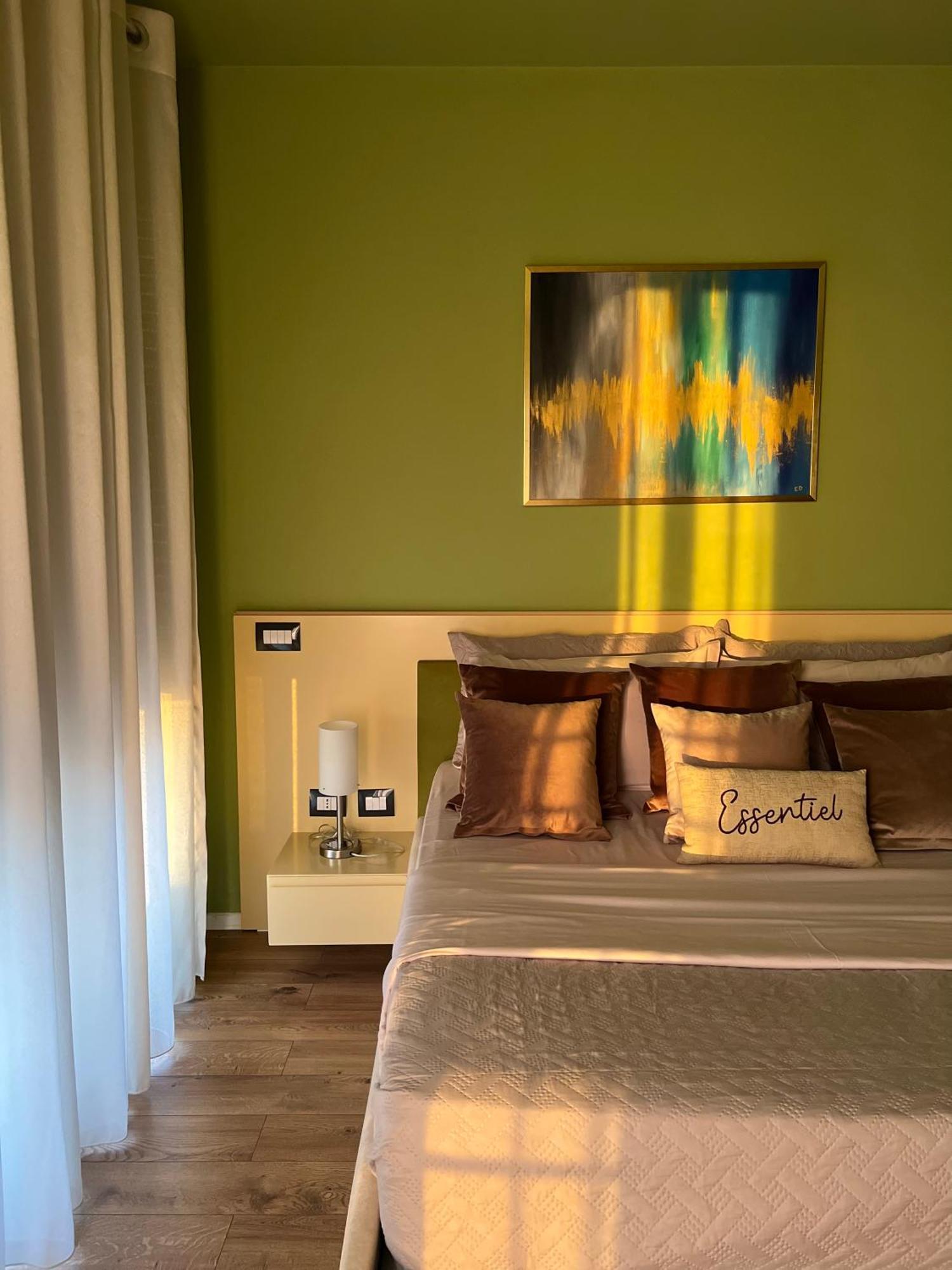 Nemis Apartments In The Centre Of Tirana Four Free Parking Ngoại thất bức ảnh