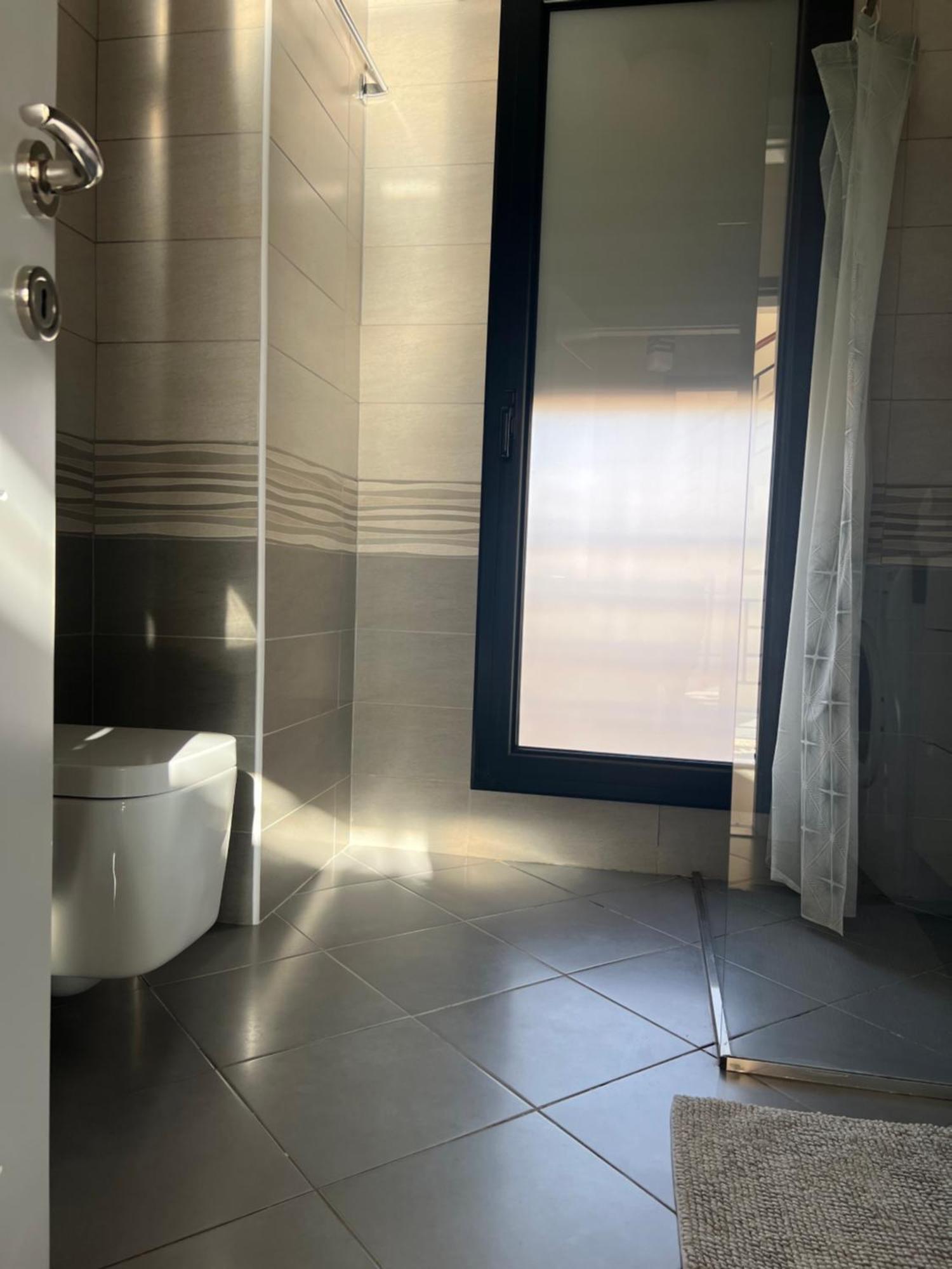 Nemis Apartments In The Centre Of Tirana Four Free Parking Ngoại thất bức ảnh